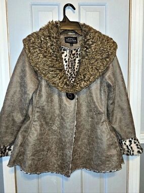 Montanaco Leopard Print Collar Jacket Size Small
